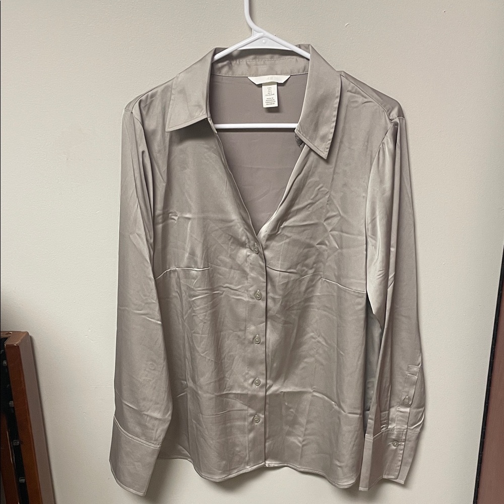 H&M Elegant Gray Women's Button-Up Top